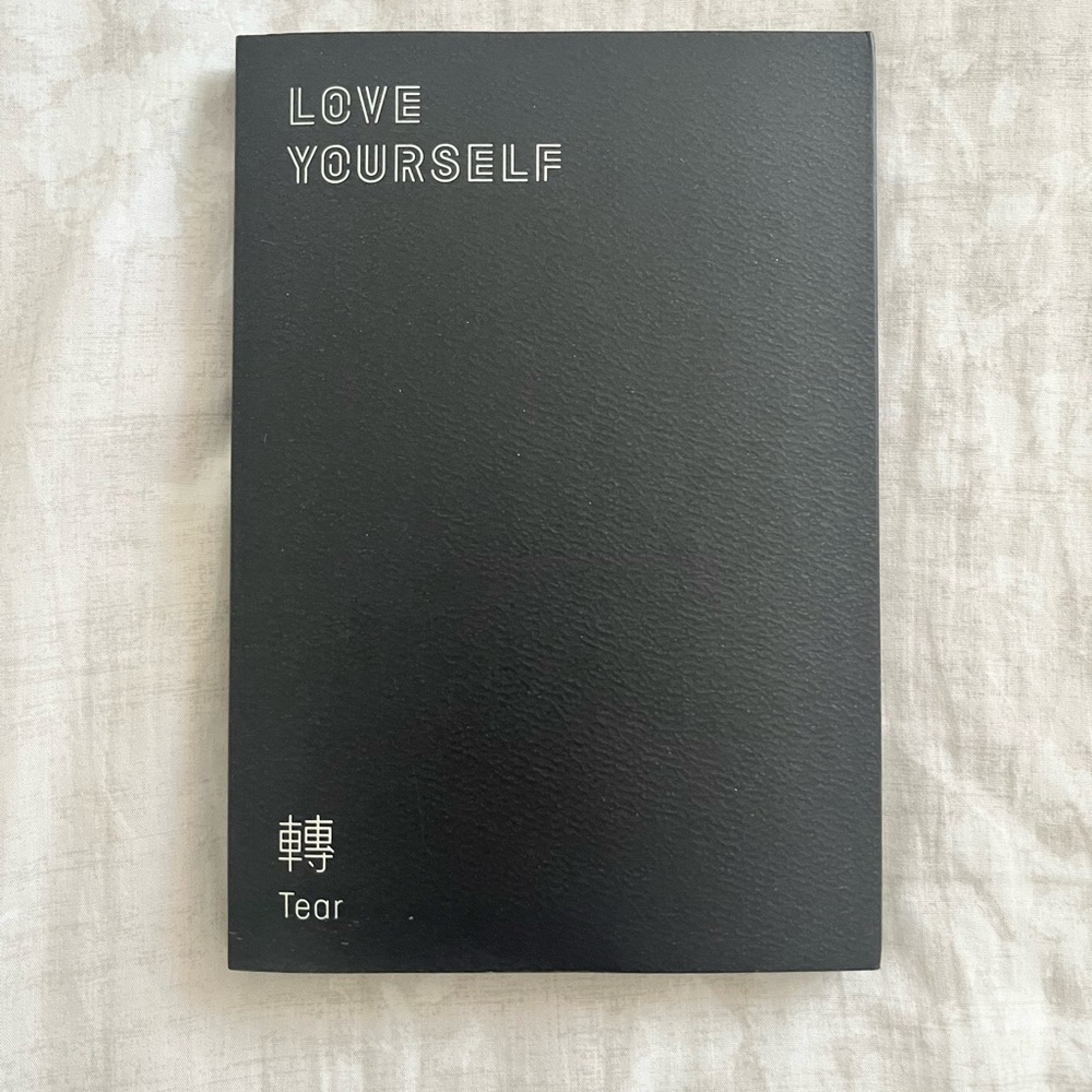BTS - LOVE YOURSELF 轉 Tear [R ver.]